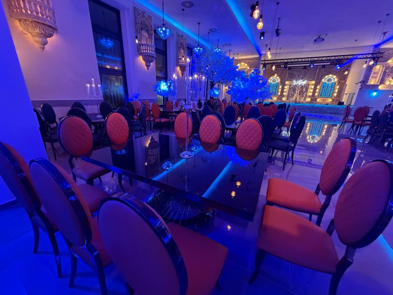 eckige Tische Eventlocation Essen Tischsetup klassisch